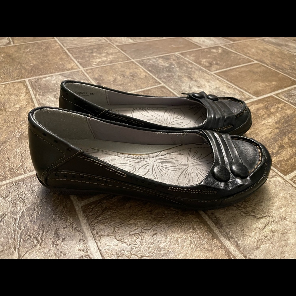 Cabela’s womens black slip on shoes